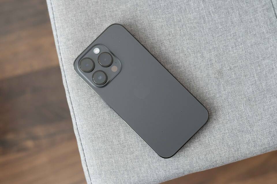 Как сделать стикер из фото на iPhone